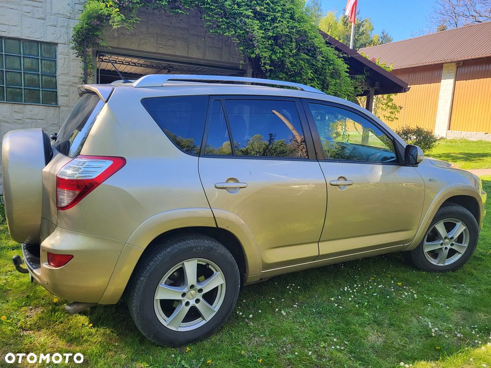 Toyota RAV4 2.2 D-4D X - 4
