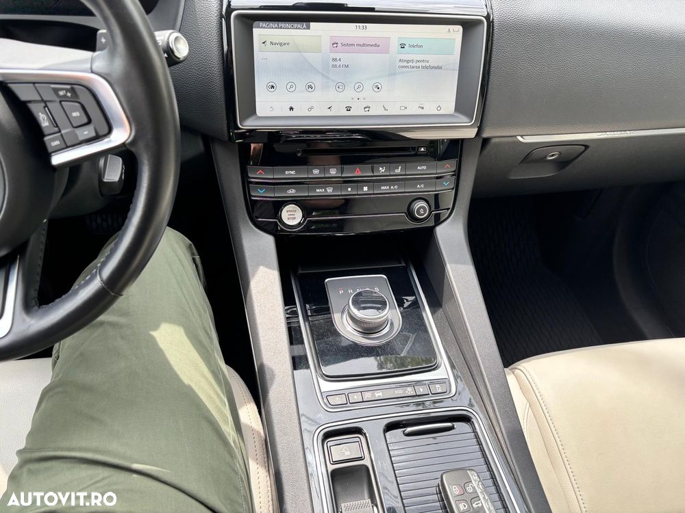 Jaguar F-Pace 25d AWD Prestige - 14