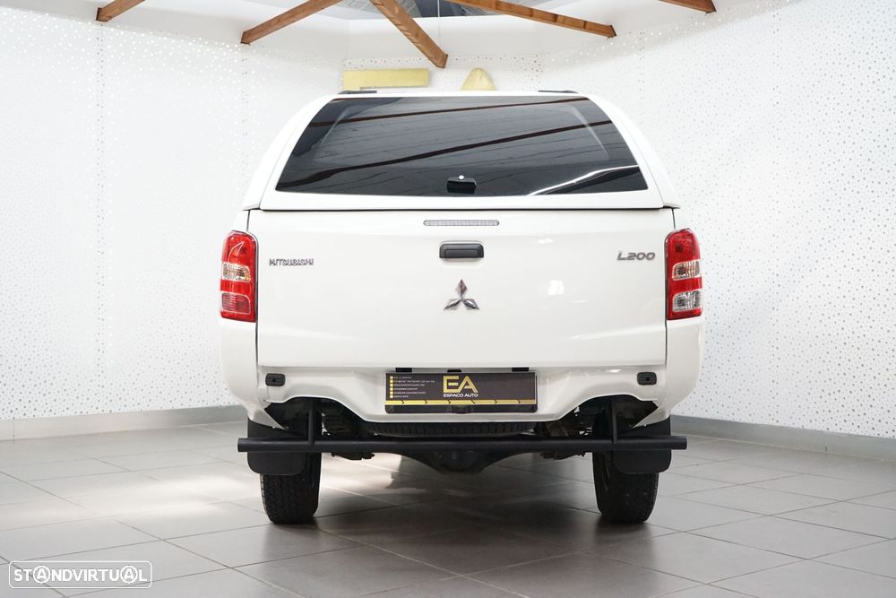 Mitsubishi L200 2.4 DI-D CD S.Cab 3L Instyle 4WD - 5