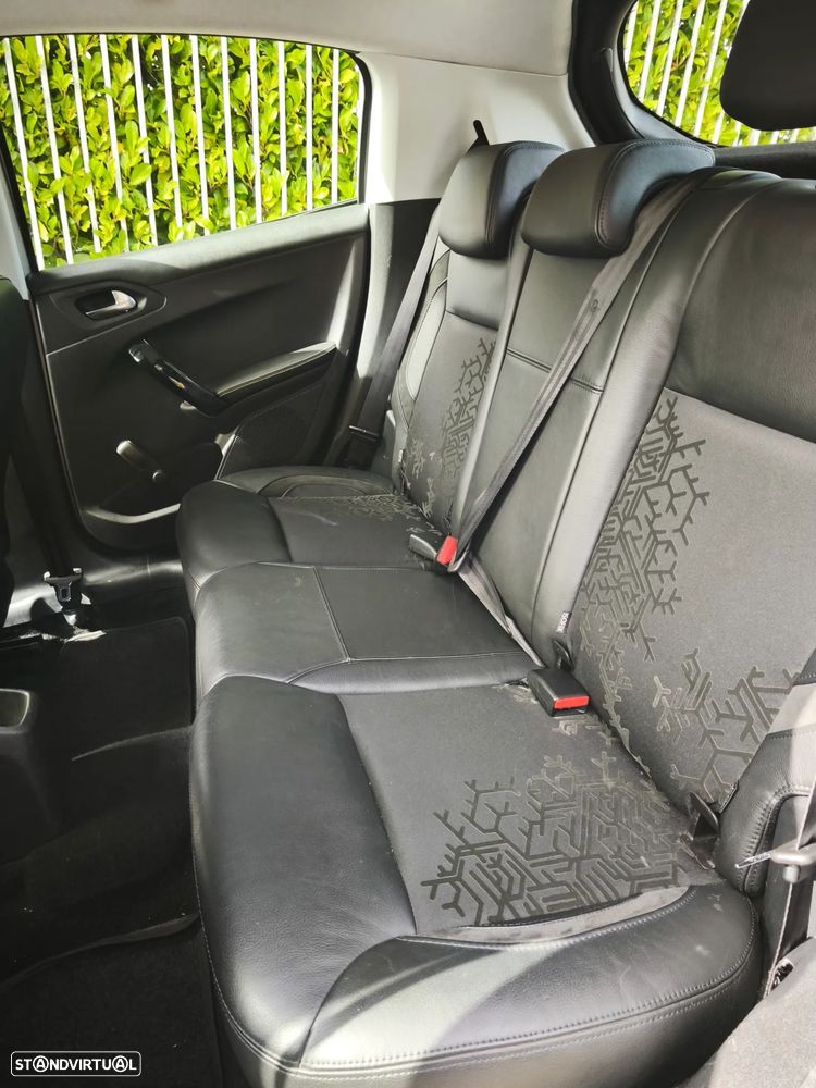 Peugeot 208 1.6 e-HDi Allure - 7