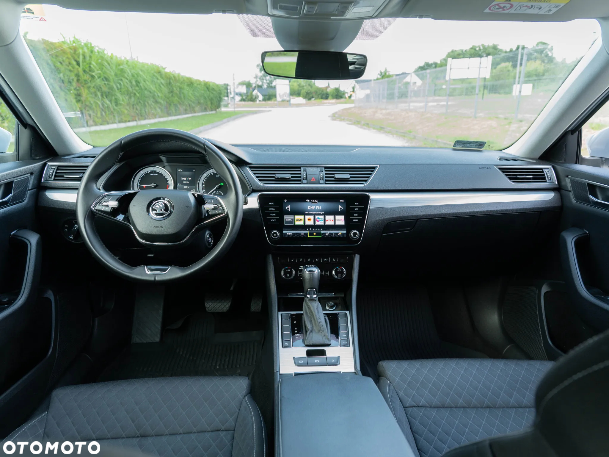 Skoda Superb 2.0 TDI SCR Ambition DSG - 24