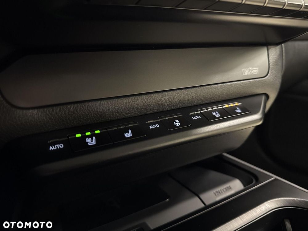 Lexus UX - 21