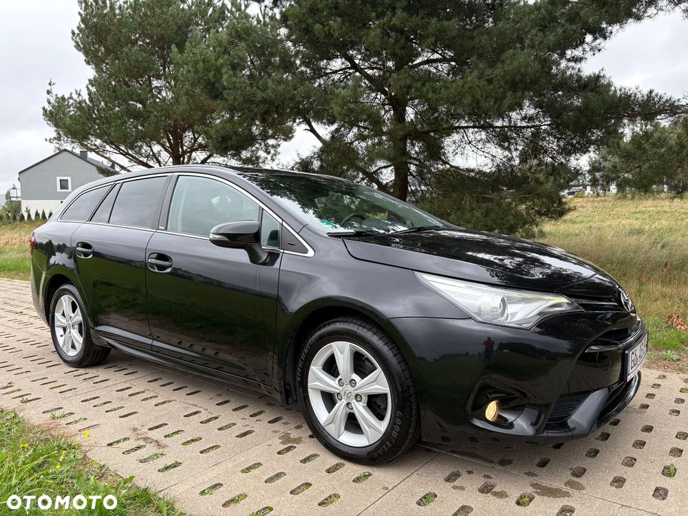 Toyota Avensis Touring Sports 2.0 D-4D Edition S+ - 5