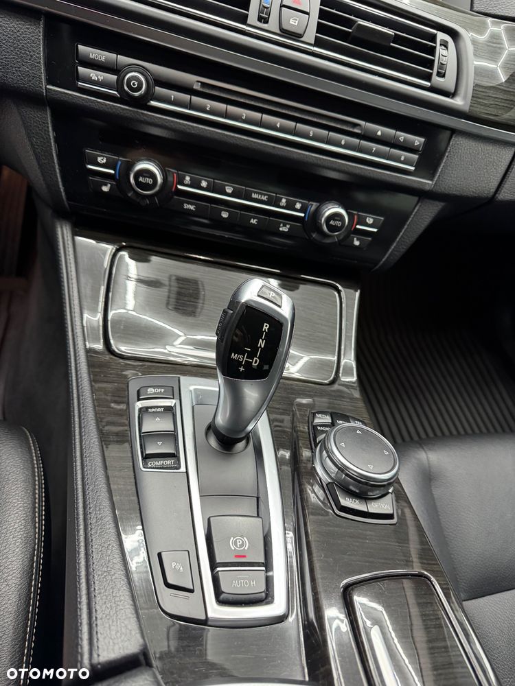 BMW Seria 5 520d Luxury Line - 34