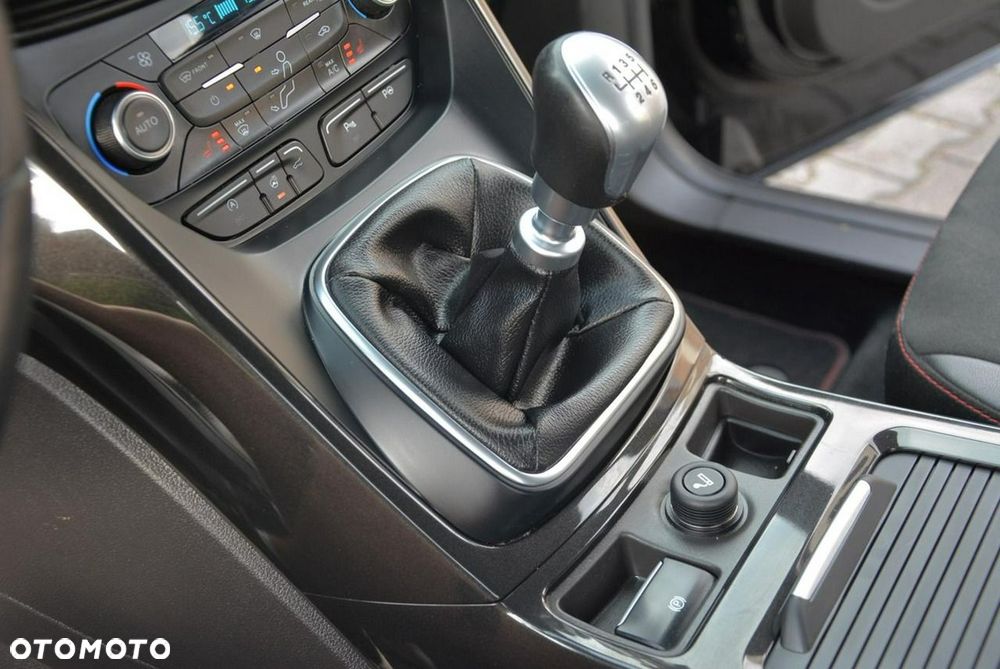 Ford Kuga 1.5 EcoBoost 2x4 ST-Line - 33