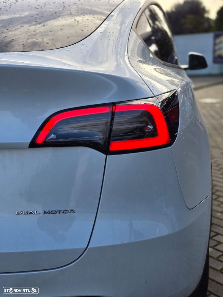 Tesla Model Y Long Range Dual Motor AWD - 5