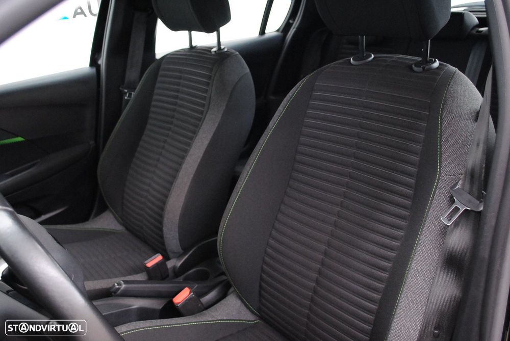 Peugeot 208 1.2 PureTech Active Pack - 32