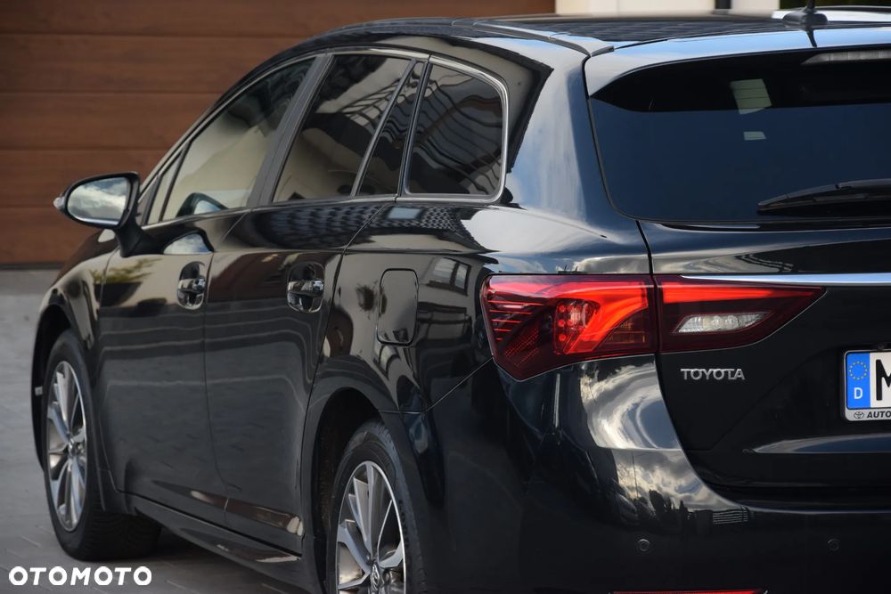 Toyota Avensis 1.8 Edition (2014) - 9