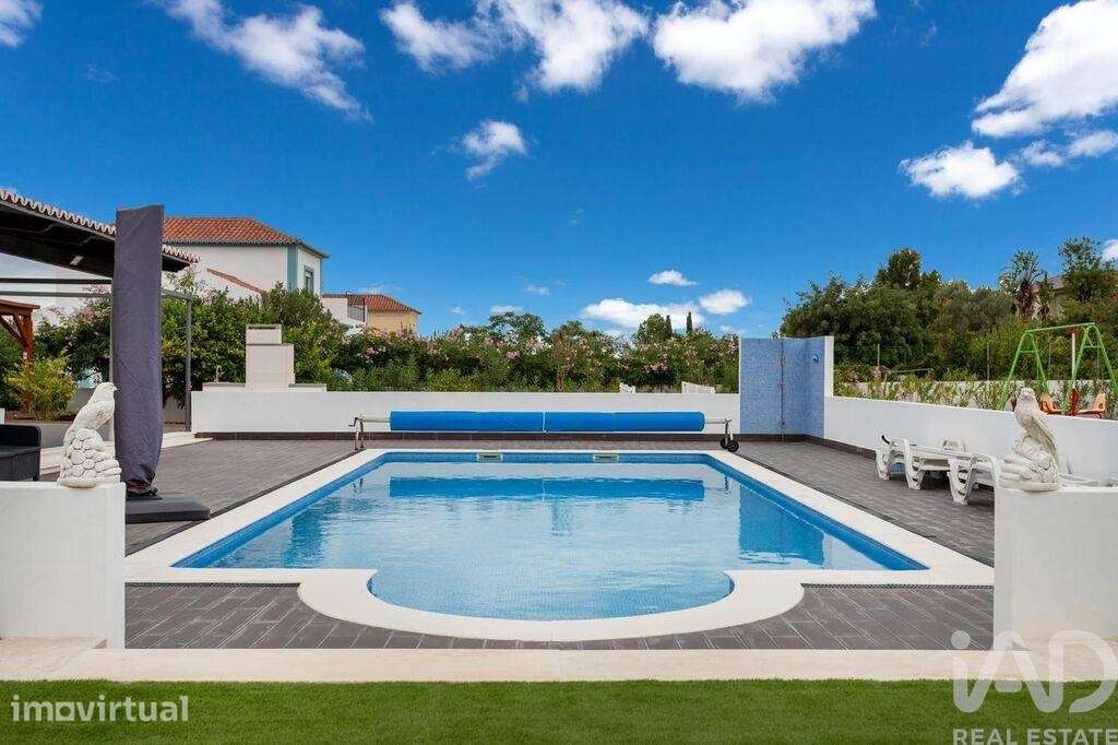 Moradia isolada T4 em Quelfes de 224 m2 - Grande imagem: 2/34
