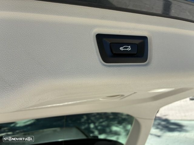 BMW 330 e Auto - 23