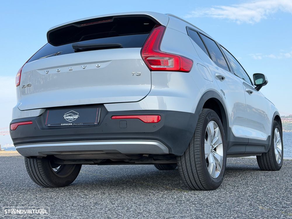 Volvo XC 40 1.5 T3 Momentum Geartronic - 3