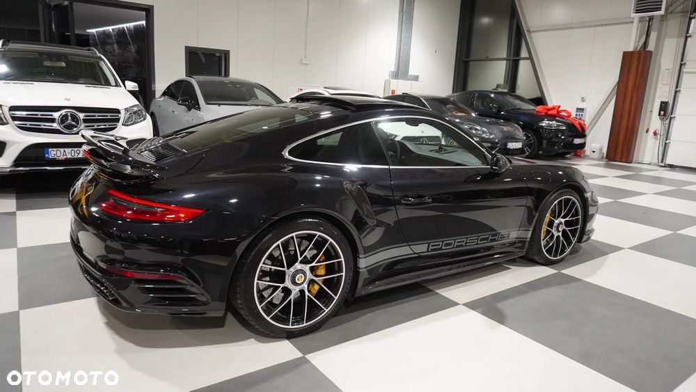 Porsche 911 Turbo S - 4