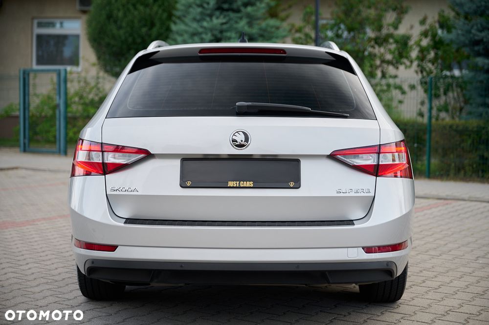 Skoda Superb 2.0 TDI Ambition - 11