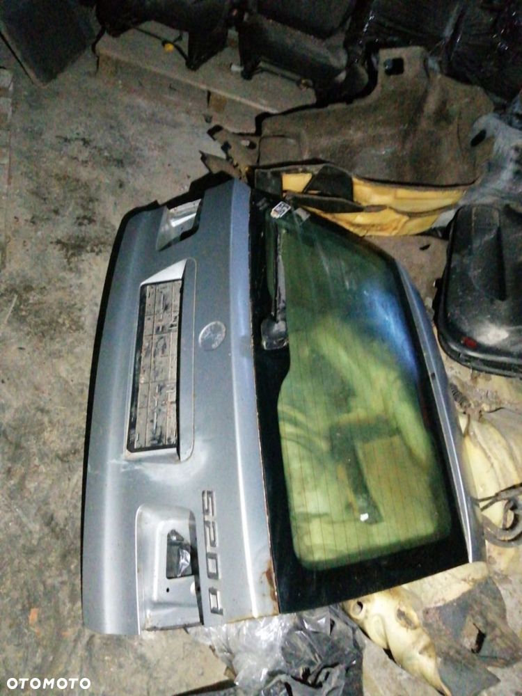 KLAPA BAGAŻNIKA SZYBA KOMBI BMW E39 - 2