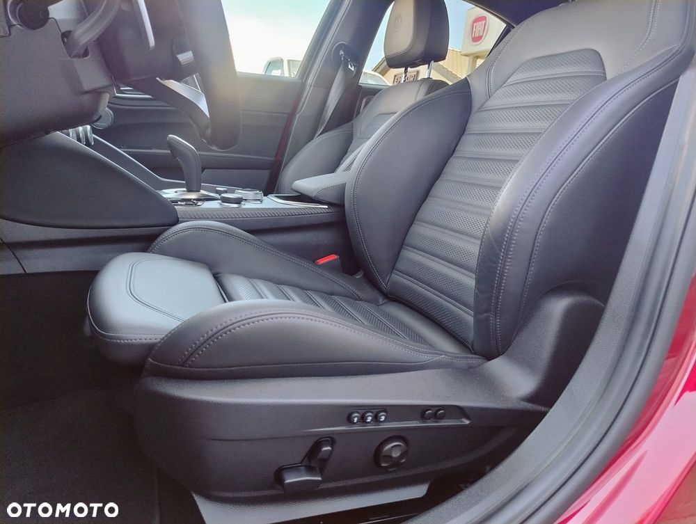 Alfa Romeo Giulia 2.9 Bi Turbo V6 Quadrifoglio - 19
