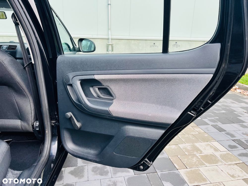 Skoda Fabia 1.2 HTP Ambiente - 26