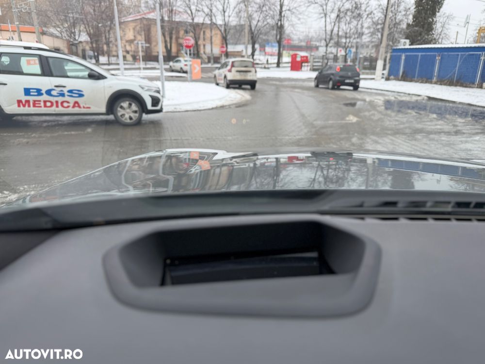 BMW Seria 5 520d Aut. M Sport Edition - 36