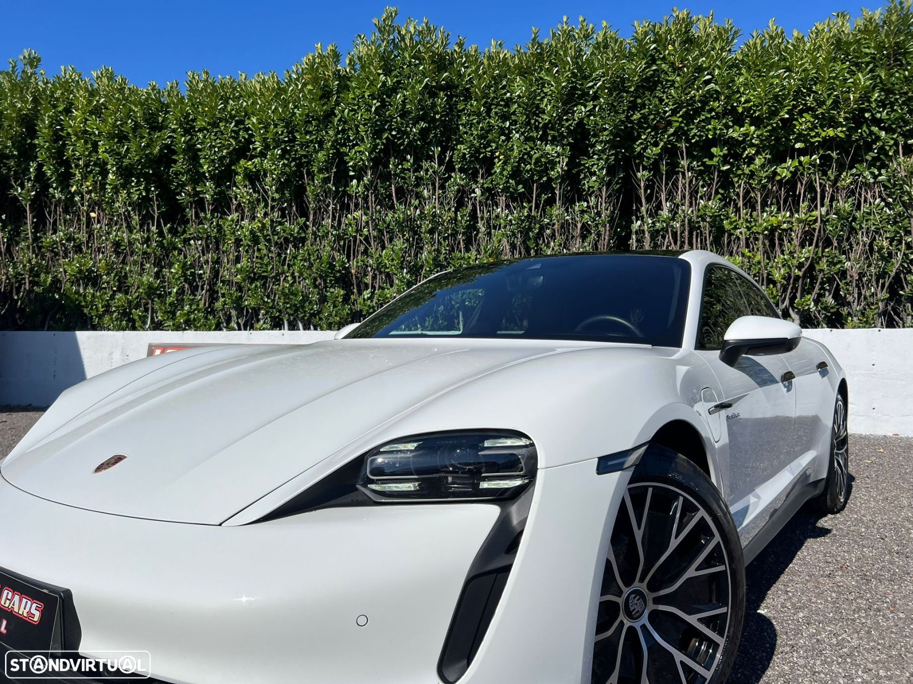 Porsche Taycan Sport Turismo - 18