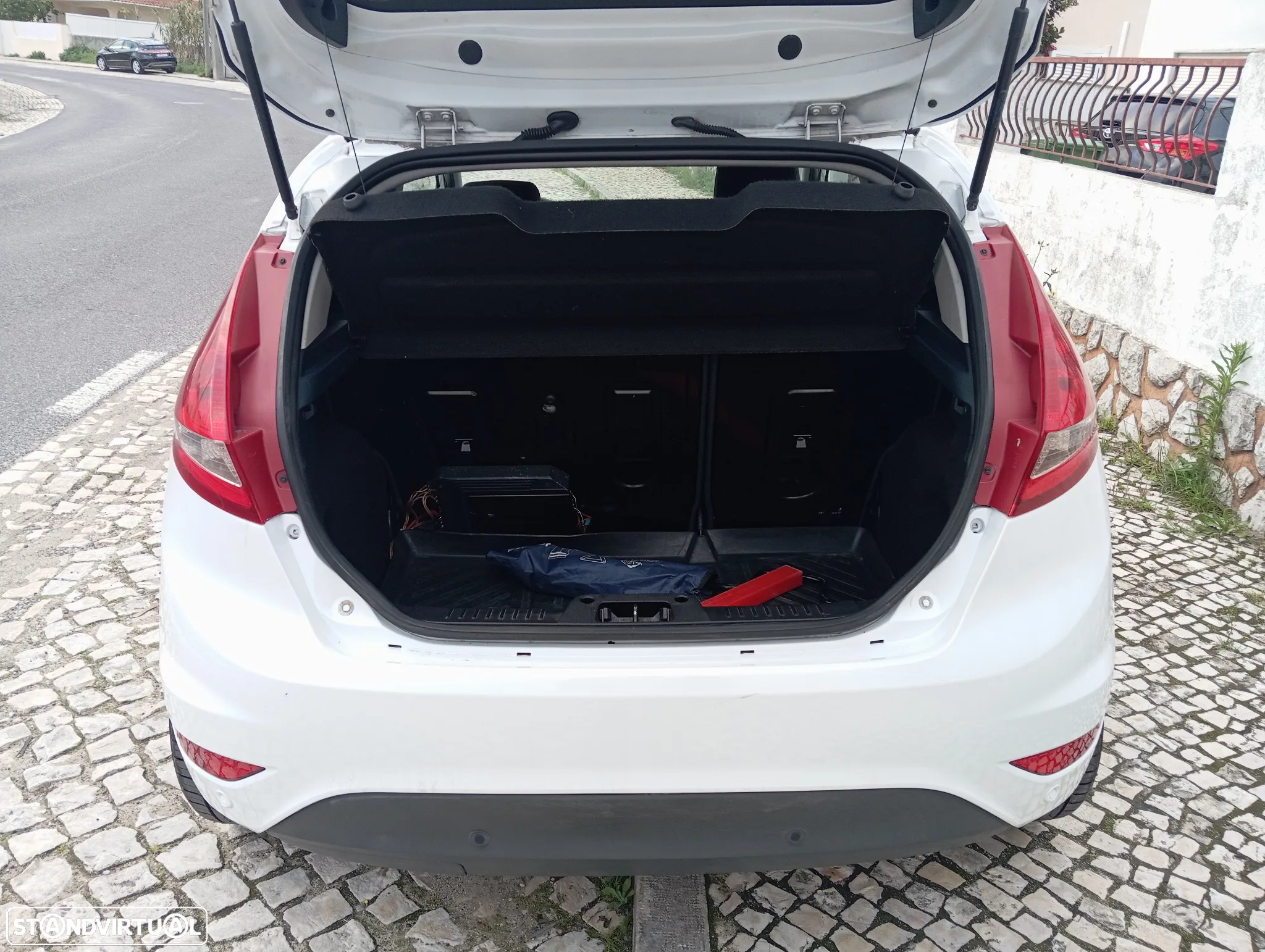Ford Fiesta 1.25 Techno - 14