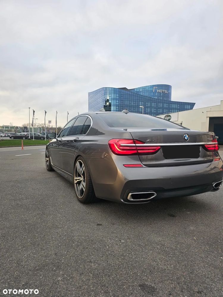 BMW Seria 7 750Li xDrive - 4
