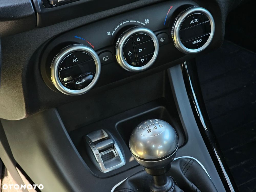 Alfa Romeo Giulietta 1.6 JTDM Distinctive - 13