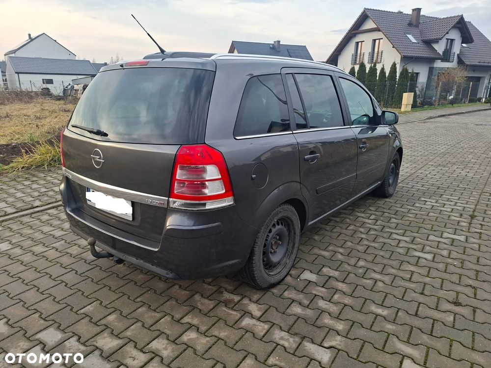 Opel Zafira 1.9 CDTI Cosmo - 4