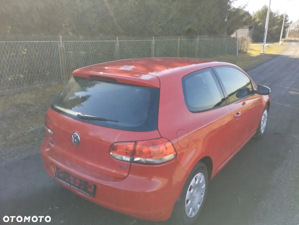 Volkswagen Golf - 6