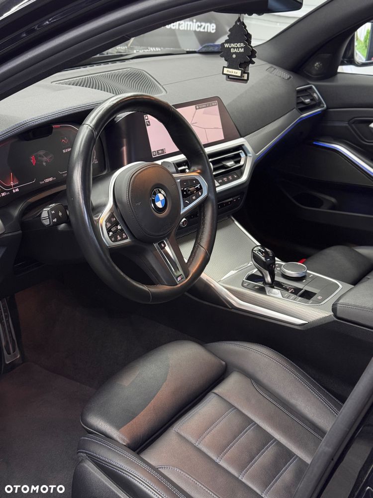 BMW Seria 3 320d xDrive M Sport Shadow sport - 31