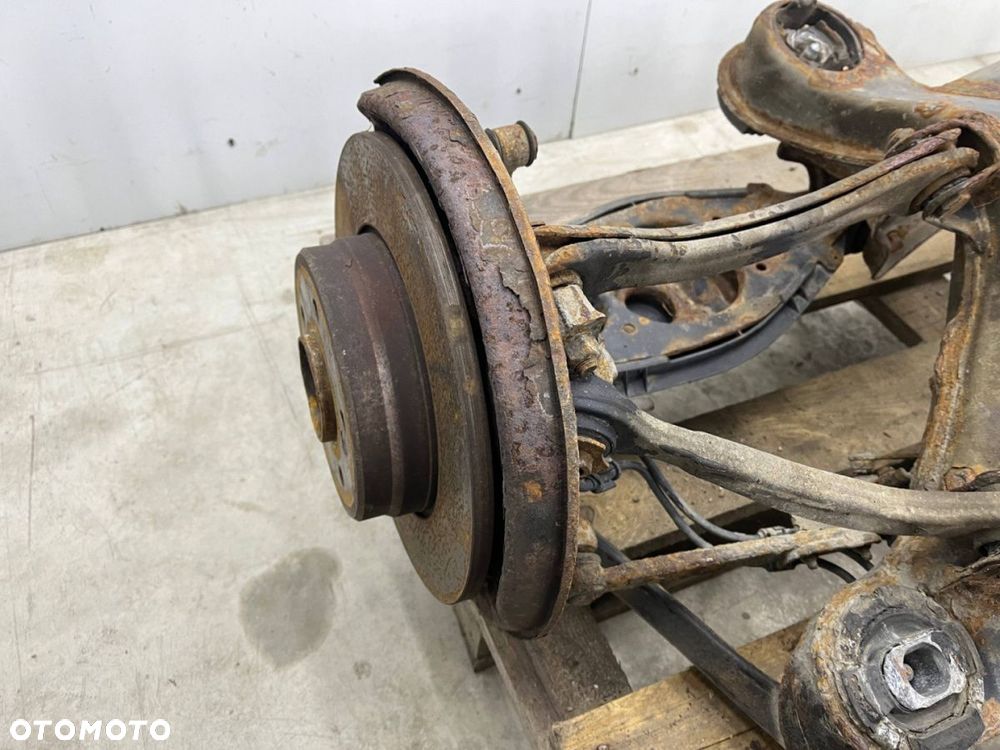 Belka zawieszenia Mercedes w210 KOMBI 95-02r. kompletna tylna oś wózek zwrotnice czujniki ABS - 4