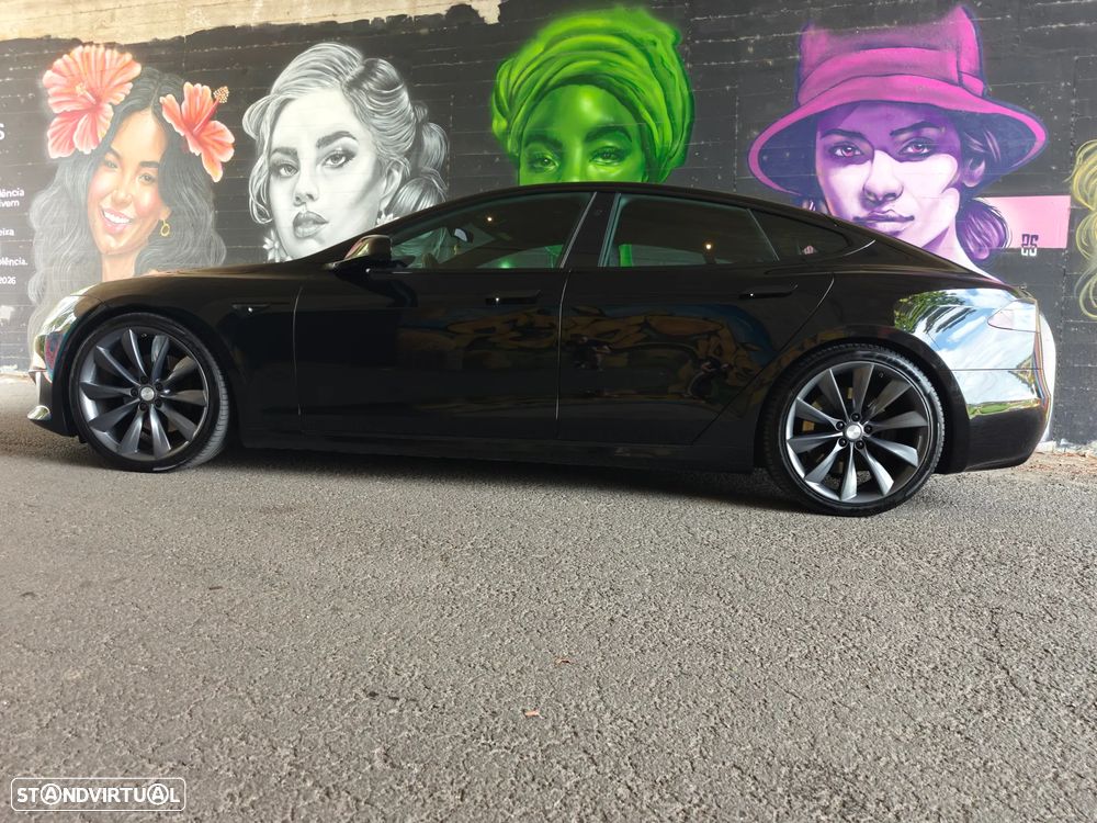 Tesla Model S - 6