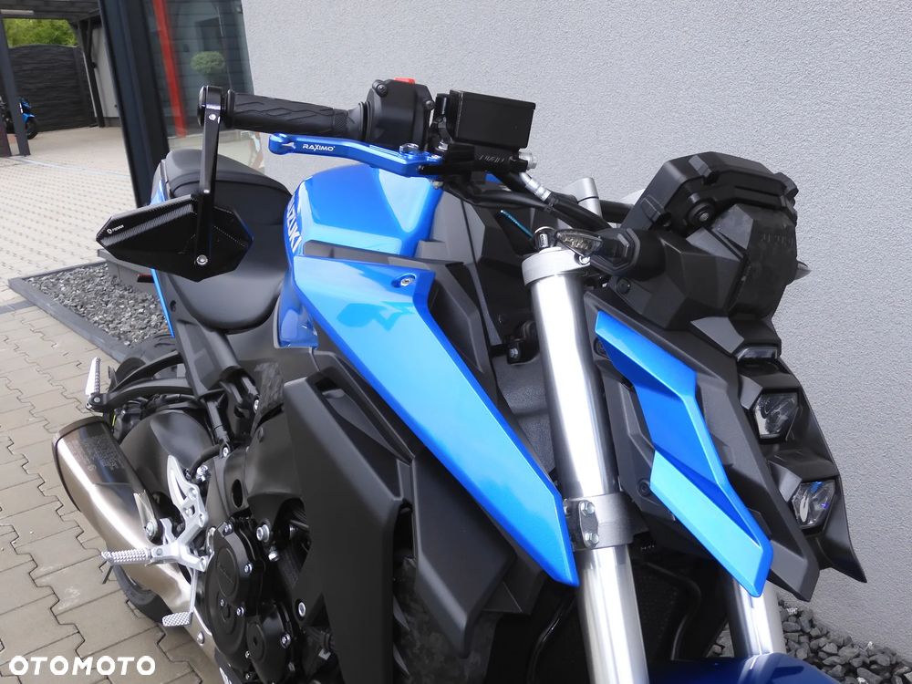 Suzuki GSX - 3