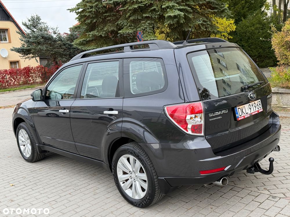 Subaru Forester 2012 photo 2