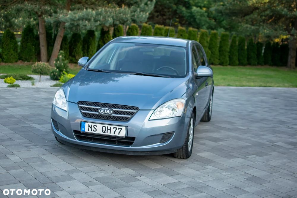 Kia Ceed - 9