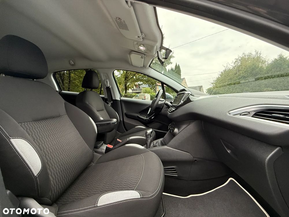 Peugeot 208 1.2 VTi Style - 24