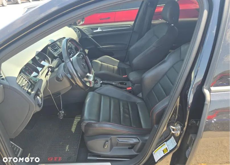 Volkswagen Golf - 7