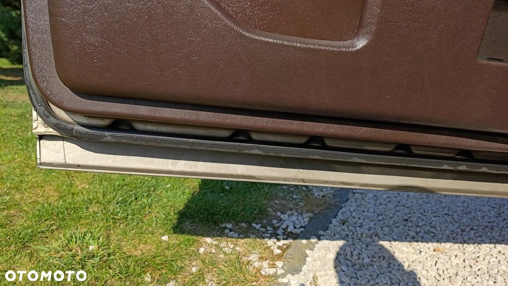 Mercedes-Benz W124 (1984-1993) - 13