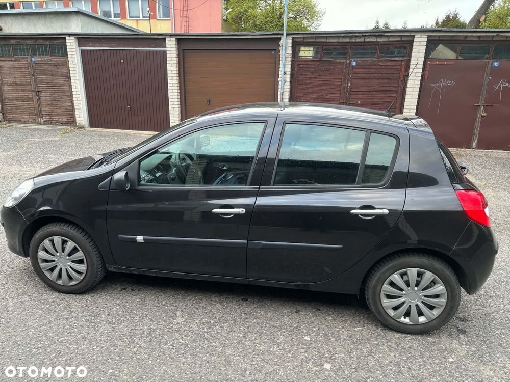 Renault Clio 1.2 16V Campus - 6