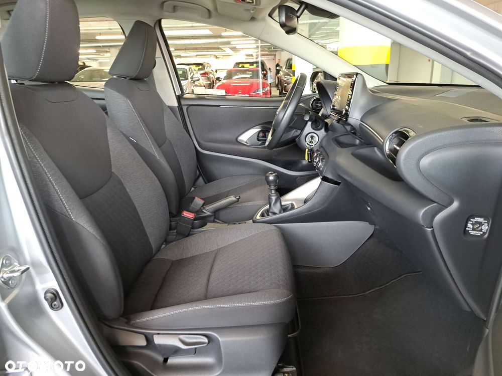 Toyota Yaris - 16