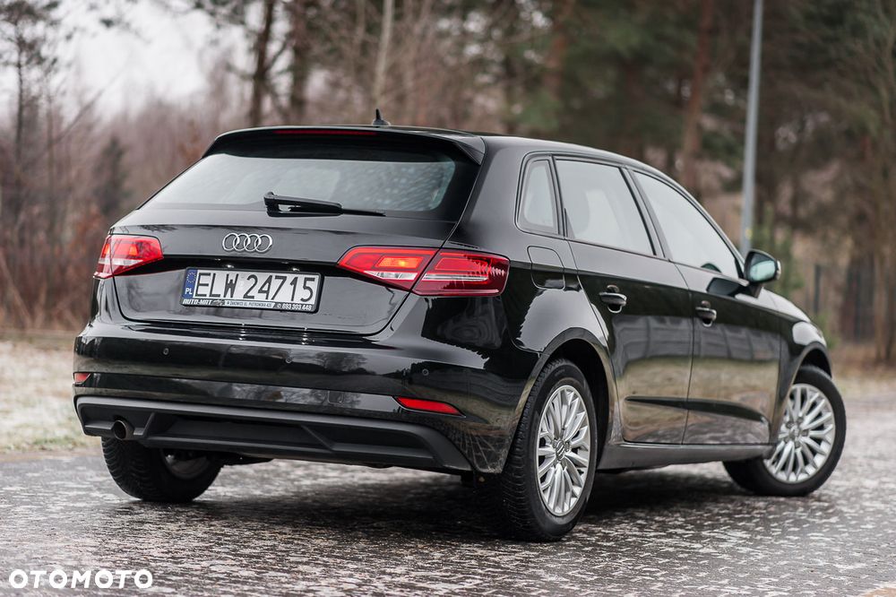 Audi A3 Sportback 1.6 TDI (clean diesel) Ambiente - 4