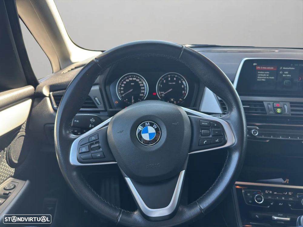 BMW 216 Gran Tourer - 10