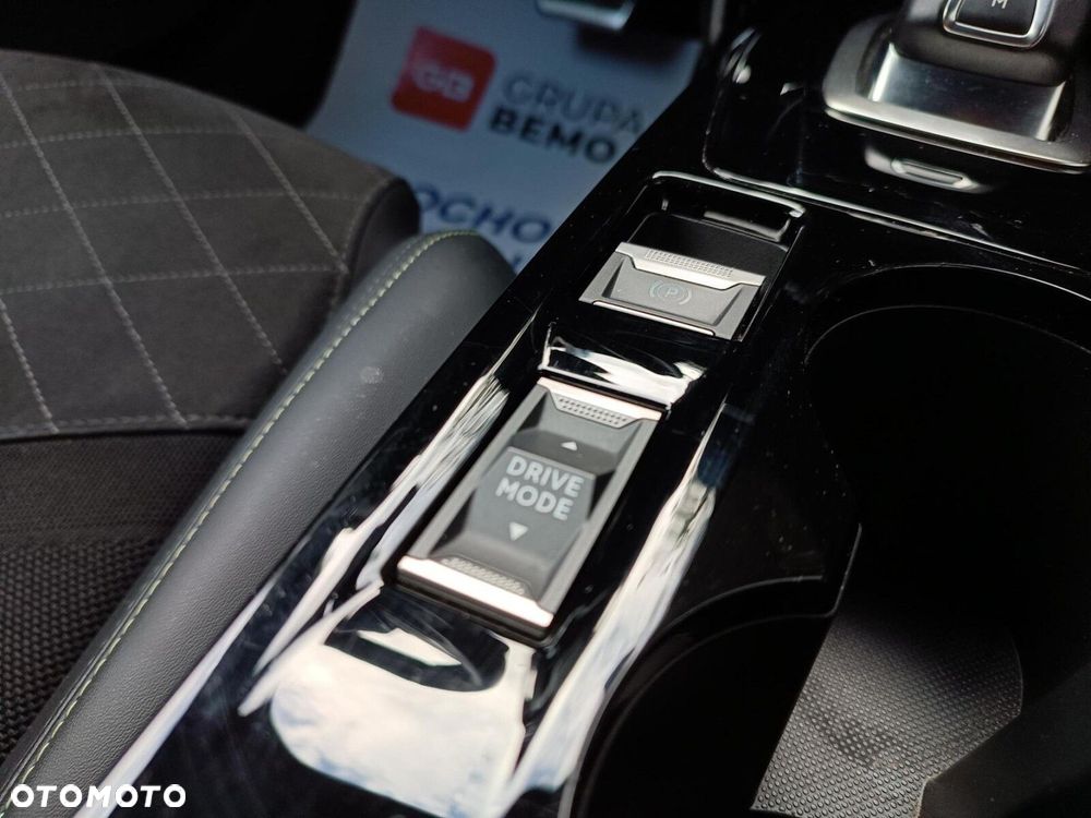 Peugeot 2008 1.2 PureTech GT Pack S&S EAT8 - 28