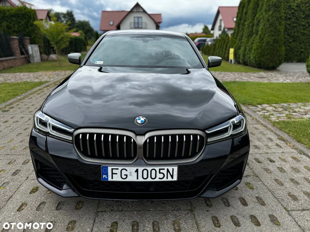 BMW Seria 5 M550i xDrive sport - 4