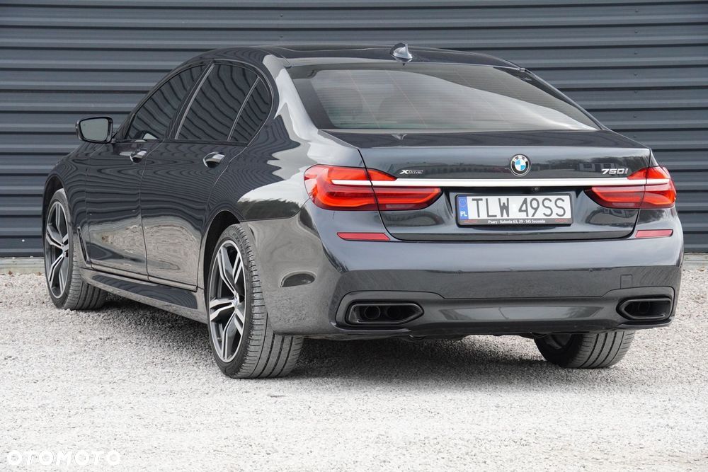 BMW Seria 7 750Li xDrive - 15