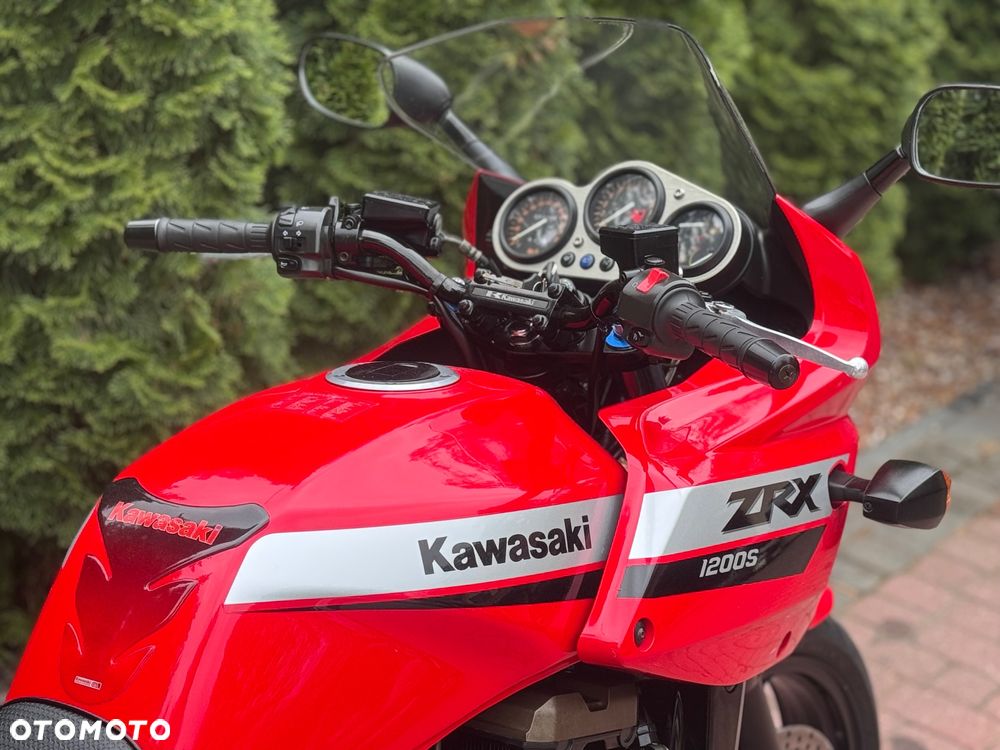 Kawasaki ZRX - 20
