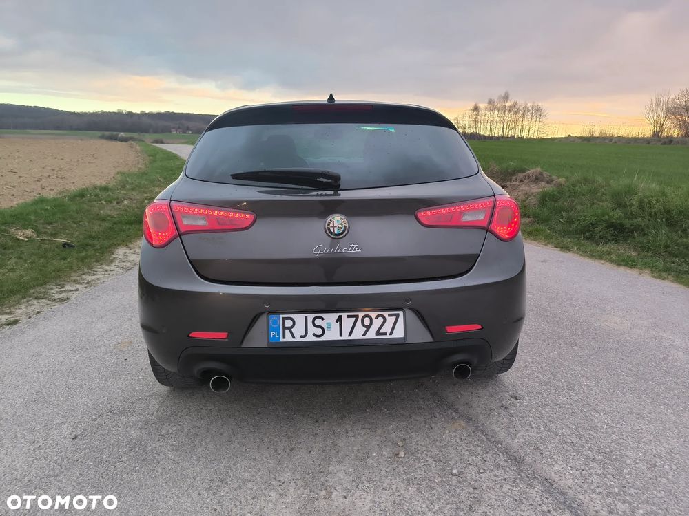 Alfa Romeo Giulietta 2.0 JTDM 16V - 6