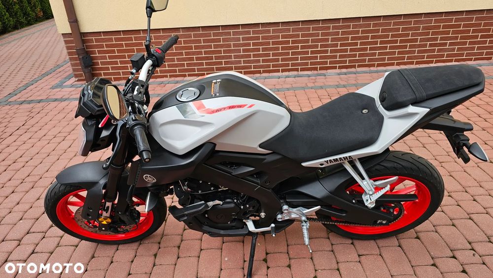 Yamaha MT - 13