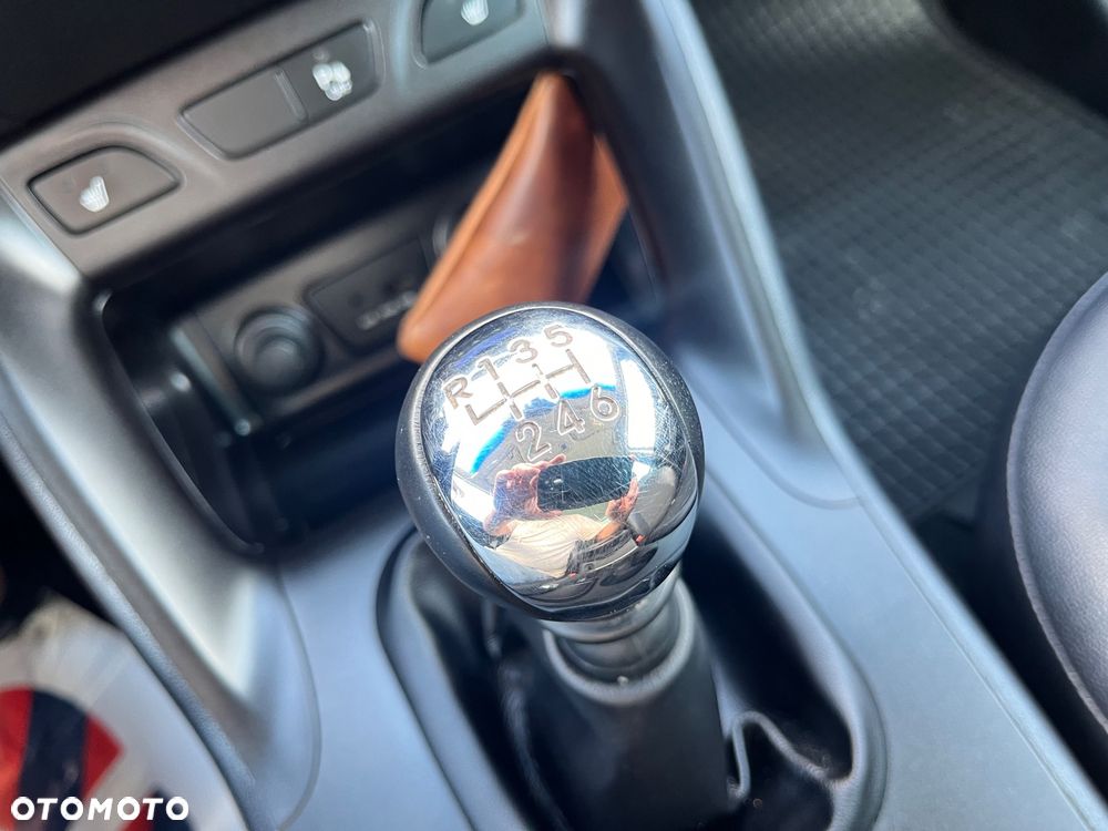 Hyundai ix35 1.7 CRDi 2WD Fifa World Cup Edition - 35