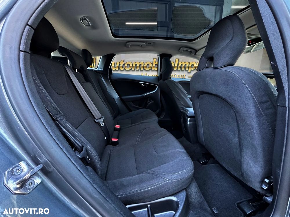 Volvo V40 D2 Powershift Momentum - 8