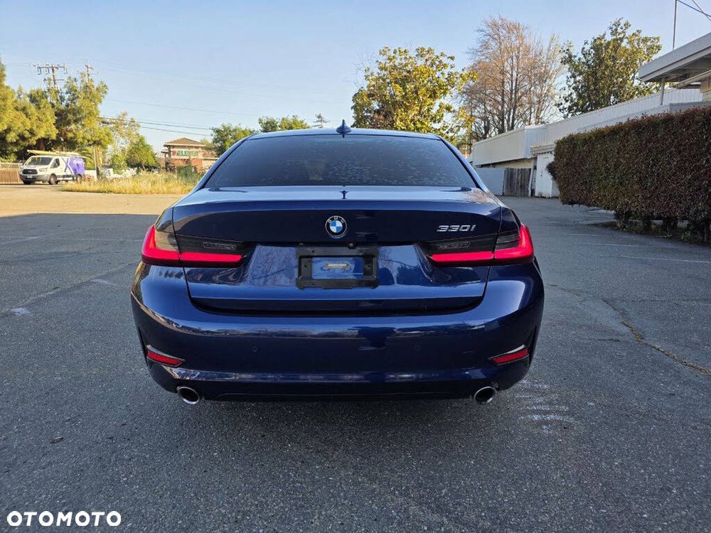 BMW Seria 3 330i Luxury Line - 8