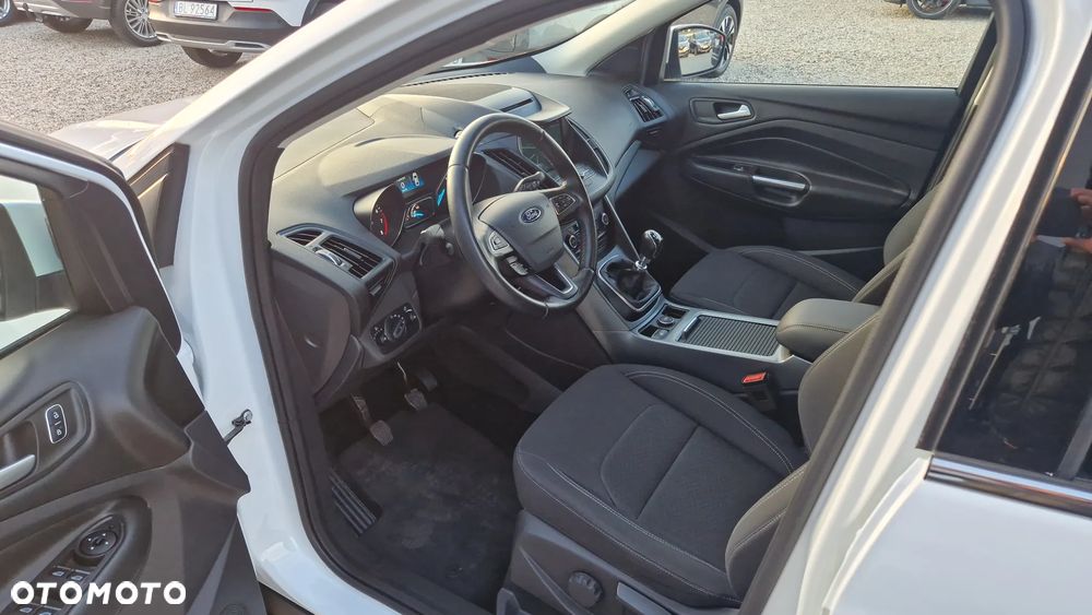 Ford Kuga 1.5 EcoBoost 2x4 Titanium - 8